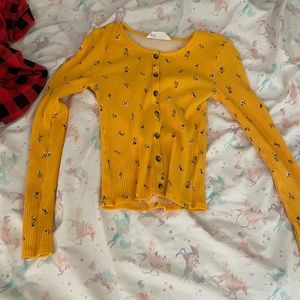 Yellow floral long sleeve L 10-12